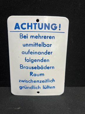 Brausebäderraum gründlich lüften - Kleines Emailetürschild (Wohl späte 50er Jahre)