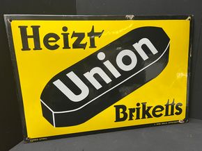 Union Briketts - Heizt Union Briketts (Abgekantetes Schild der 30er Jahre)